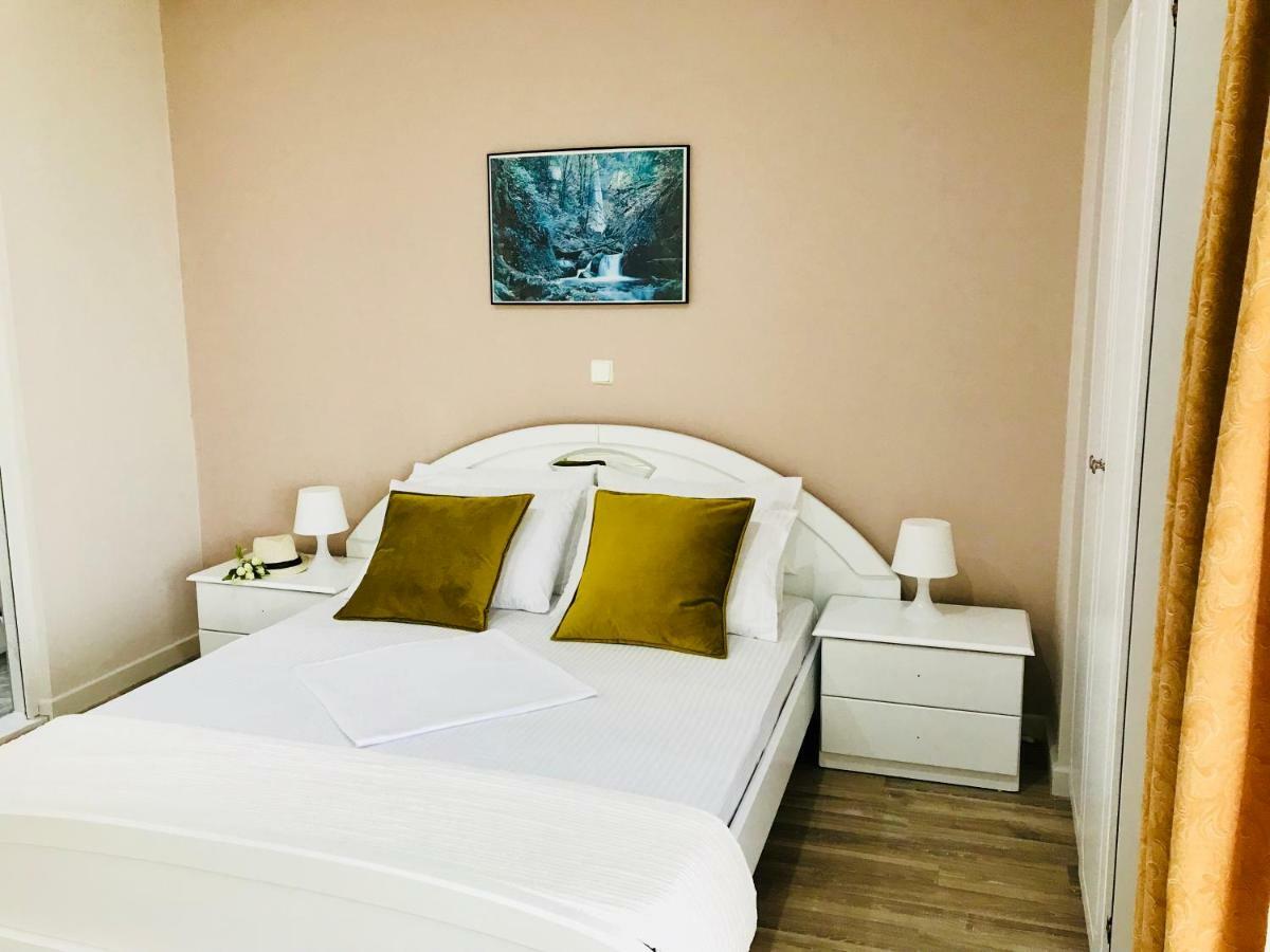 Joy Hotel Sarandë Exterior foto