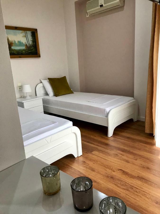 Joy Hotel Sarandë Exterior foto